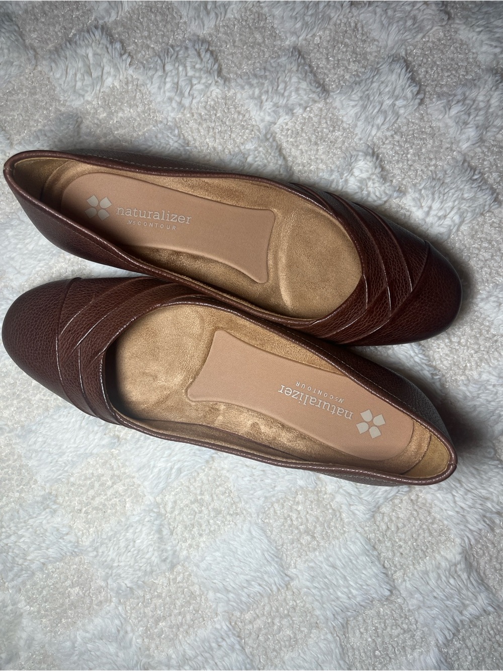 Naturalizer Brown Leather Slip-On Flats with Pleated V‑Detail - Picture 4 of 7